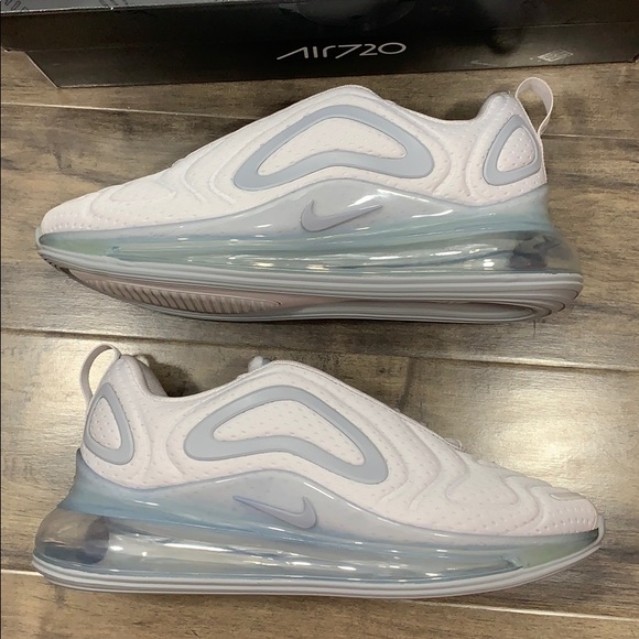 Nike Shoes - WMNS NIKE AIR MAX 720 Vast Grey/Wolf Grey
